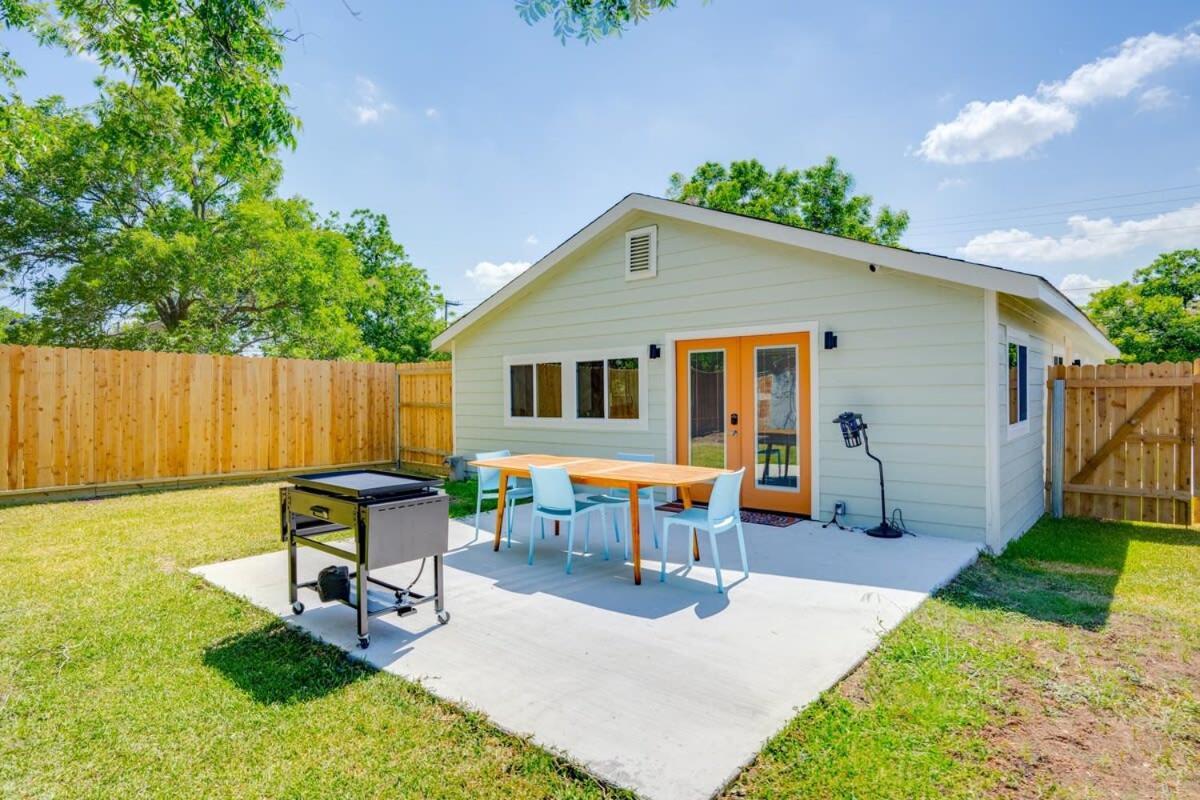 2 Kings Hot Tub Modern Cottage Hill Country Blanco Exterior photo