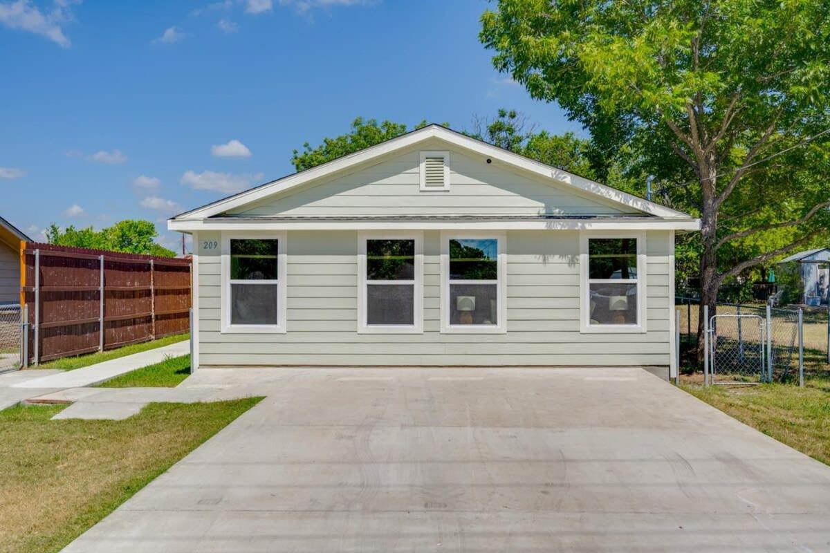 2 Kings Hot Tub Modern Cottage Hill Country Blanco Exterior photo