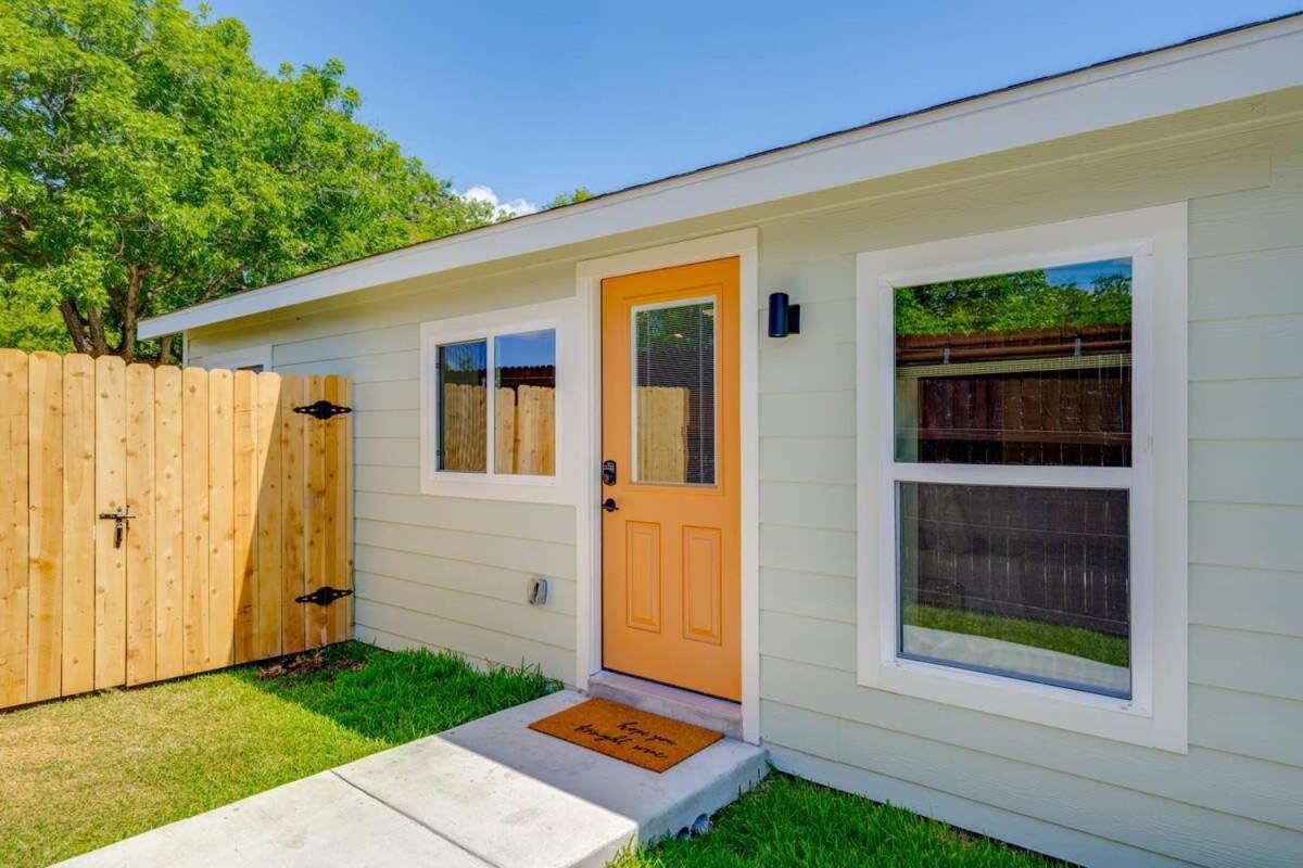 2 Kings Hot Tub Modern Cottage Hill Country Blanco Exterior photo